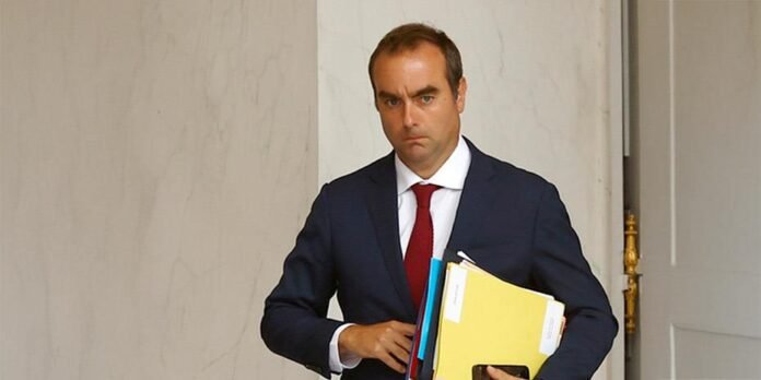 France unveils energy program with 14 new nuclear reactors and reduced wind targets