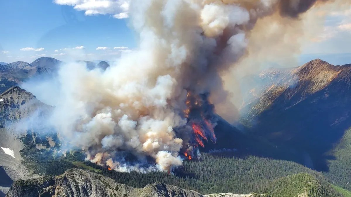Trump Threatens Tariffs on Canada Over Wildfire Smoke, Sparking Bilateral Clash Over Forest Management 5 Large plume of Canadian wildfire smoke