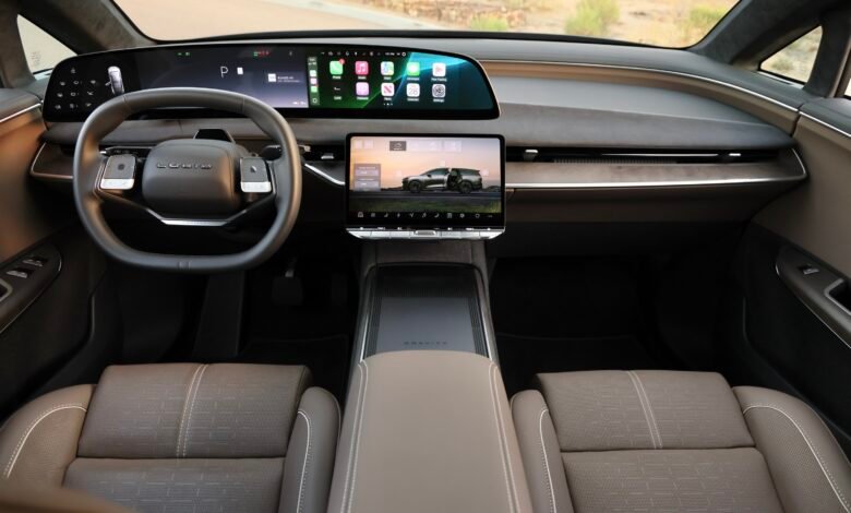 2025 Lucid Gravity Touring Review: The Sweet Spot of the Electric SUV Segment 1 Lucid Gravity Touring Review