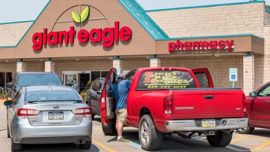Retail Price Cuts Intensify as Trump Praises Giant Eagle and Walmart for Lowering Costs 3 Retailers Slash Grocery Prices