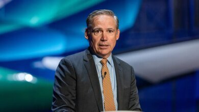 Boeing Prioritizes Backlog Delivery and Financial Recovery Over New Aircraft Launch 2 Boeing Delays New Aircraft Design