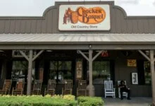 Cracker Barrel Restructures to Cut Debt