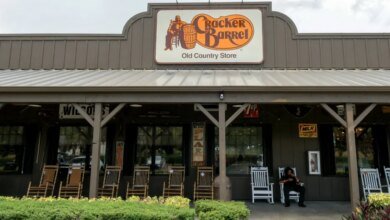 Cracker Barrel Restructures to Cut Debt