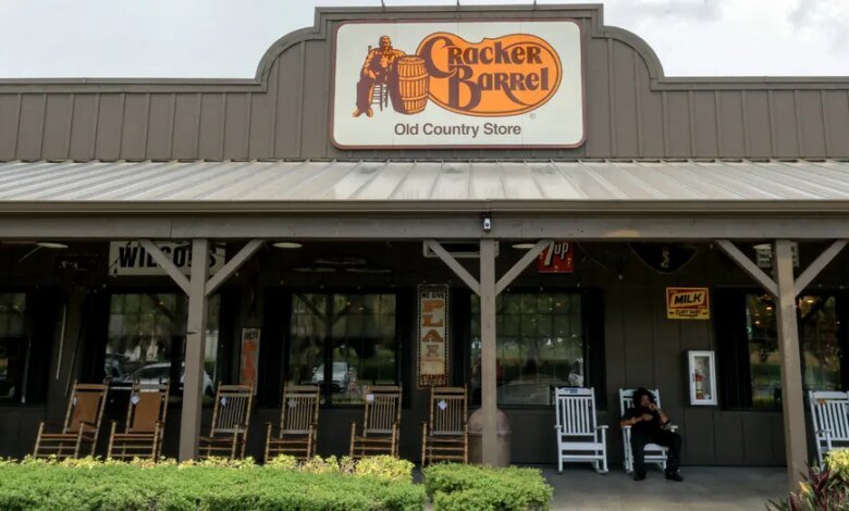 Cracker Barrel Restructures to Cut Debt