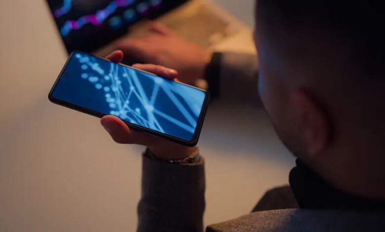 Anthropic Red Team Lead Warns of Growing AI Cyber Threats, Demands Unified Industry Guardrails 1 1784831245 man uses phone