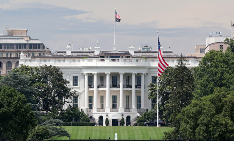 1784840605 white house flag pole