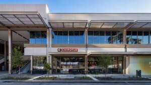 Chipotle Debuts First Restaurant in Mexico