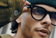 Apple Delays Smart Glasses Launch