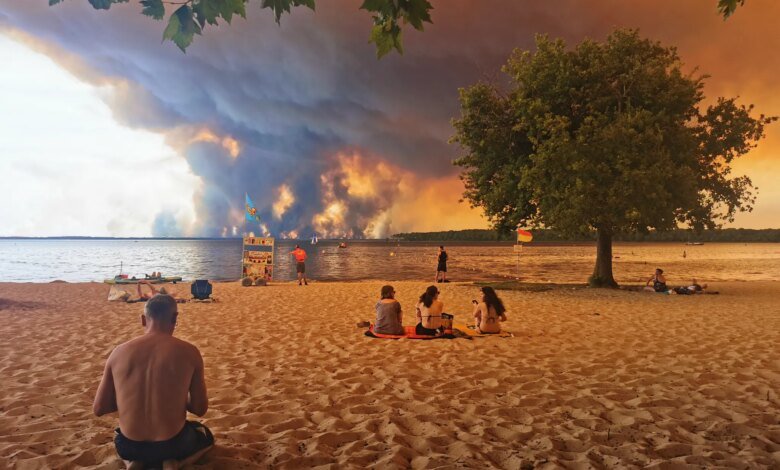 France Wildfire Spawns Firestorm Thundercloud