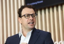 White House and Tech Labs Clash Over AI
