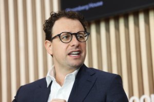 White House and Tech Labs Clash Over AI