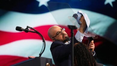 White House Teleprompter Operator Exits Government Service Amid Kalshi Betting Investigation 2 White House Betting Scandal Exit