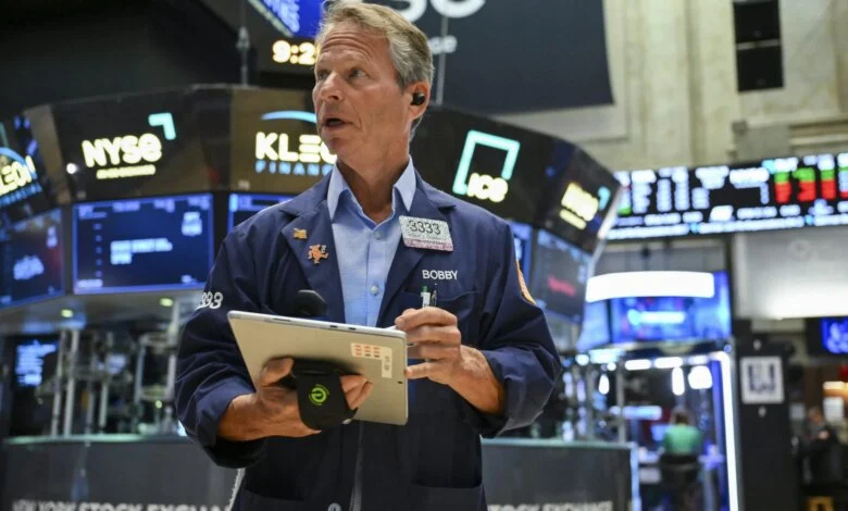 Wall Street and Global Stocks Slump as Oil Surges