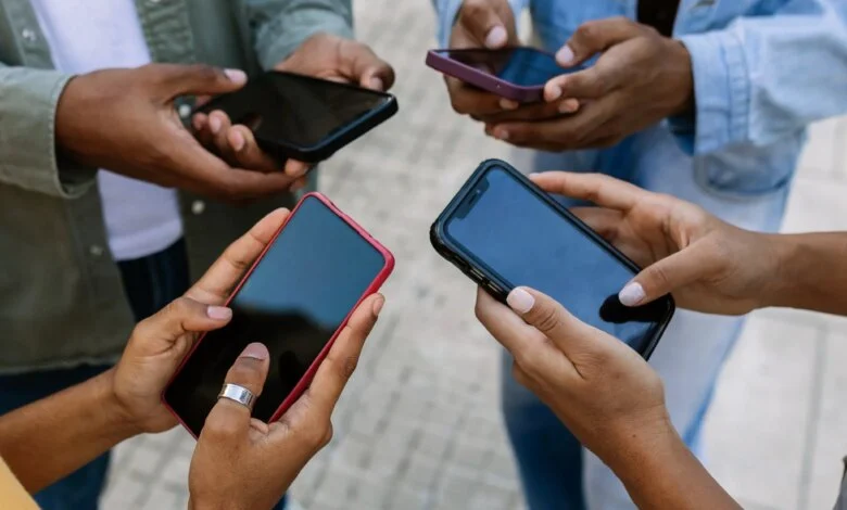 Europe Youth Social Media Ban Reshapes Marketing