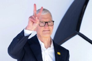 Apple Supply Crunch & CEO Transition