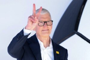 Apple Reports Record Q3 Earnings