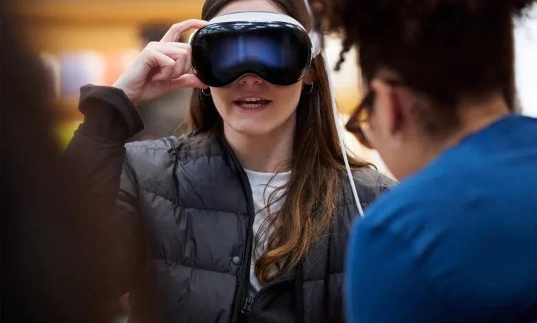 Vision Pro Leader Joins OpenAI