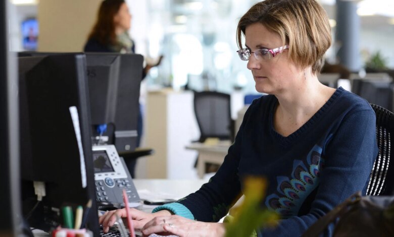 AI and the Socially Offloaded Office