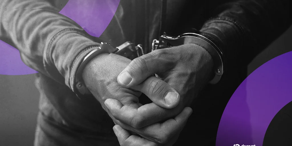 Florida Man Arrested in $220,000 Steam Malware Scheme Targeting Crypto Wallets 2 Handcuffs gID 7.png@png