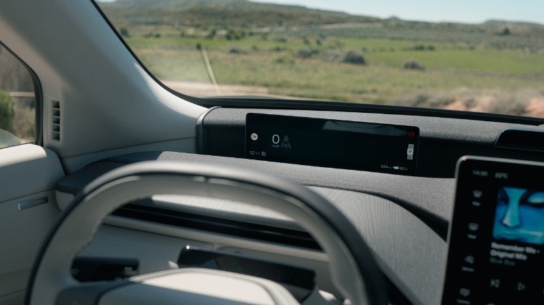 2027 Volvo EX60 First Drive: A Technical Leap Forward with Software Growing Pains 5 The digital dash mounted beneath the windshield of a 2027 Volvo EX60