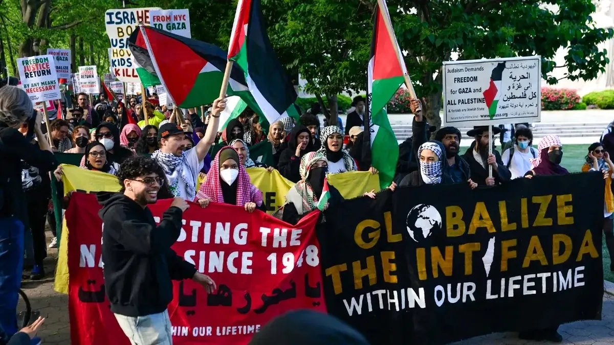 Strategic Alliances vs. Public Backlash: The Dual Reality of Israel’s Global Standing 3 Anti-Israel protesters