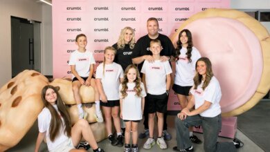 Crumbl Scaling and Founder Exit