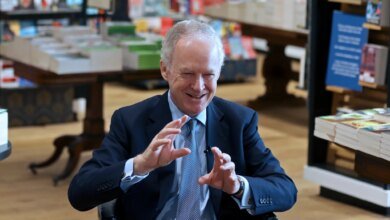How Barnes & Noble’s Indie-Style Turnaround Is Paving the Way for a $4 Billion IPO 3 Barnes & Noble Turnaround Strategy
