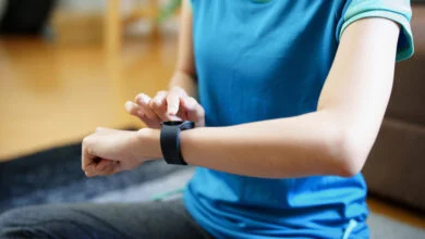 Smartwatch or Smart Ring: How Form Factor Is Splitting Personal Health Tracking 8 Smartwatch vs Smart Ring Health Tracking