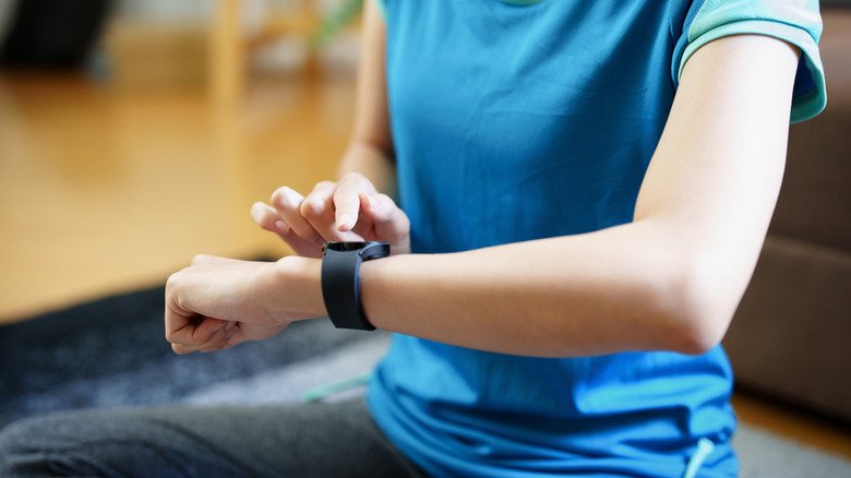 Smartwatch vs Smart Ring Health Tracking