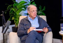 Dalio Warns of AI Market Bubble