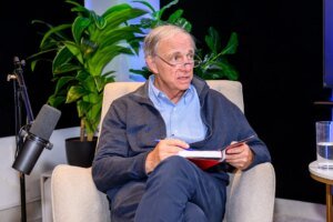 Dalio Warns of AI Market Bubble