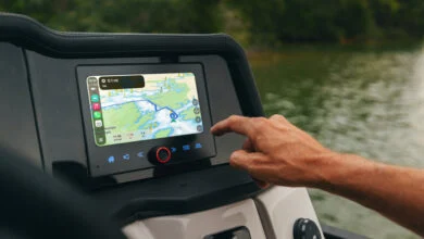 MasterCraft Integrates Apple CarPlay and Android Auto Across Pontoon Boat Lines 11 MasterCraft Pontoon Boats CarPlay