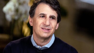 Apollo CEO Traces Career From Minimum Wage