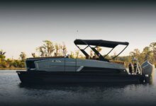 MasterCraft Adds CarPlay to Pontoons
