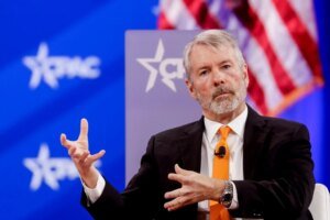 Saylor Uses ChatGPT for $15B Offering