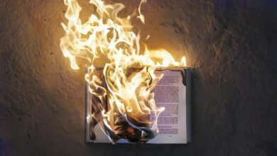 Amazon AI Book Scanning