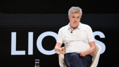 Mark Read Steps Down