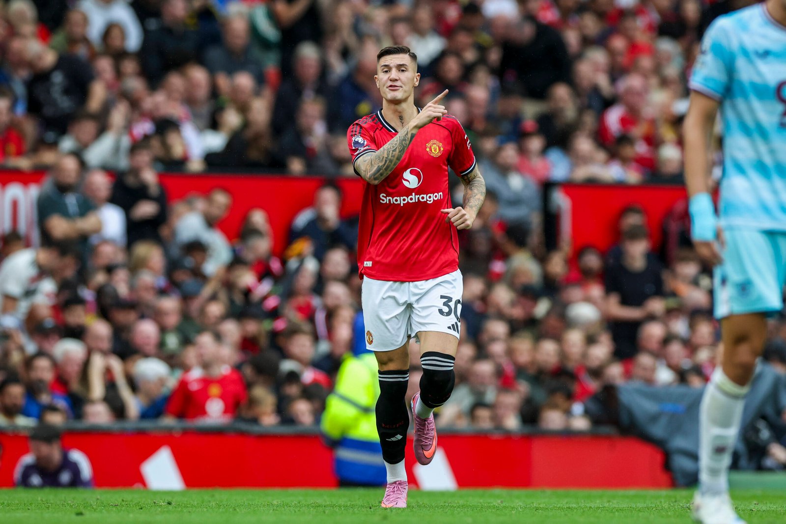 Bayern Munich Retain Interest in Manchester United Striker Benjamin Sesko 3 imago1065784289 scaled