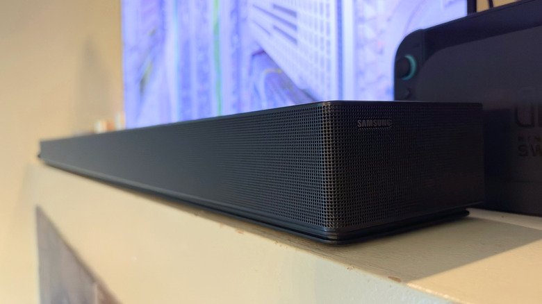 Samsung Launches $1,000 Standalone QS90H Soundbar in Push Against Sonos and Bose 3 The QS90H from the side.