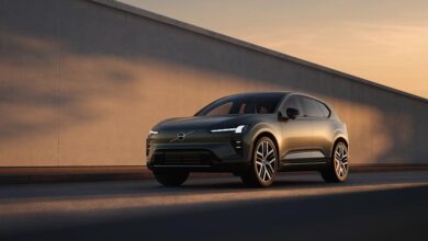 JPG Full vin0490 34FrontAlt 746 EX60 ROW