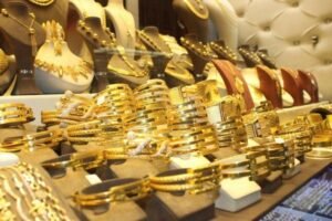 الذهب يتراجع بمصر