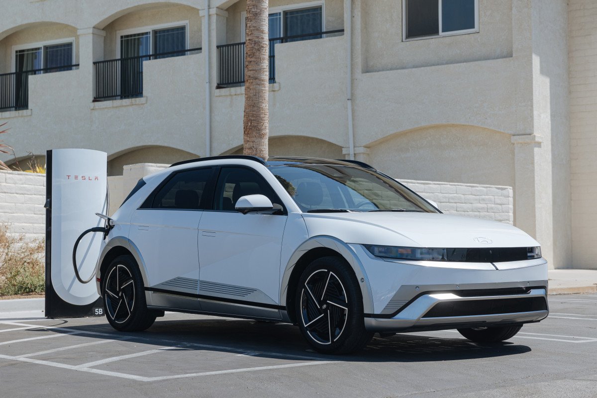 هيونداي أيونيك 5 تتخلى عن الأزرار: نموذج اختباري يثير التساؤلات حول وعود الشركة 1 ايونيك-5-نموذج-بلا-ازرار-داخلية