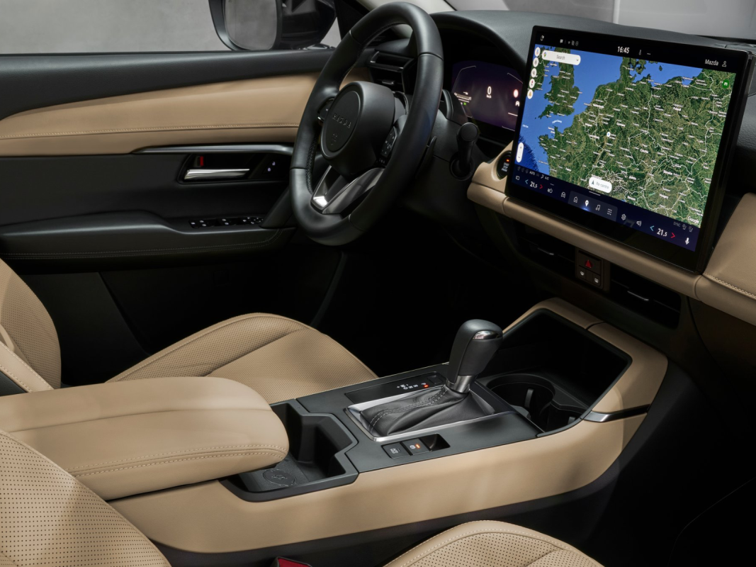 مازدا تستسلم لواقع العصر: شاشات اللمس الكبيرة تغزو مقصورة CX-5 الجديدة 1 مازدا-CX5-شاشات-لمس