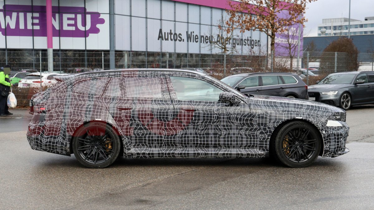 BMW M5 2027: تحولات جذرية وتصميم داخلي "صادم" 1 بي-ام-دبليو-ام5-2027-تغييرات-جذرية