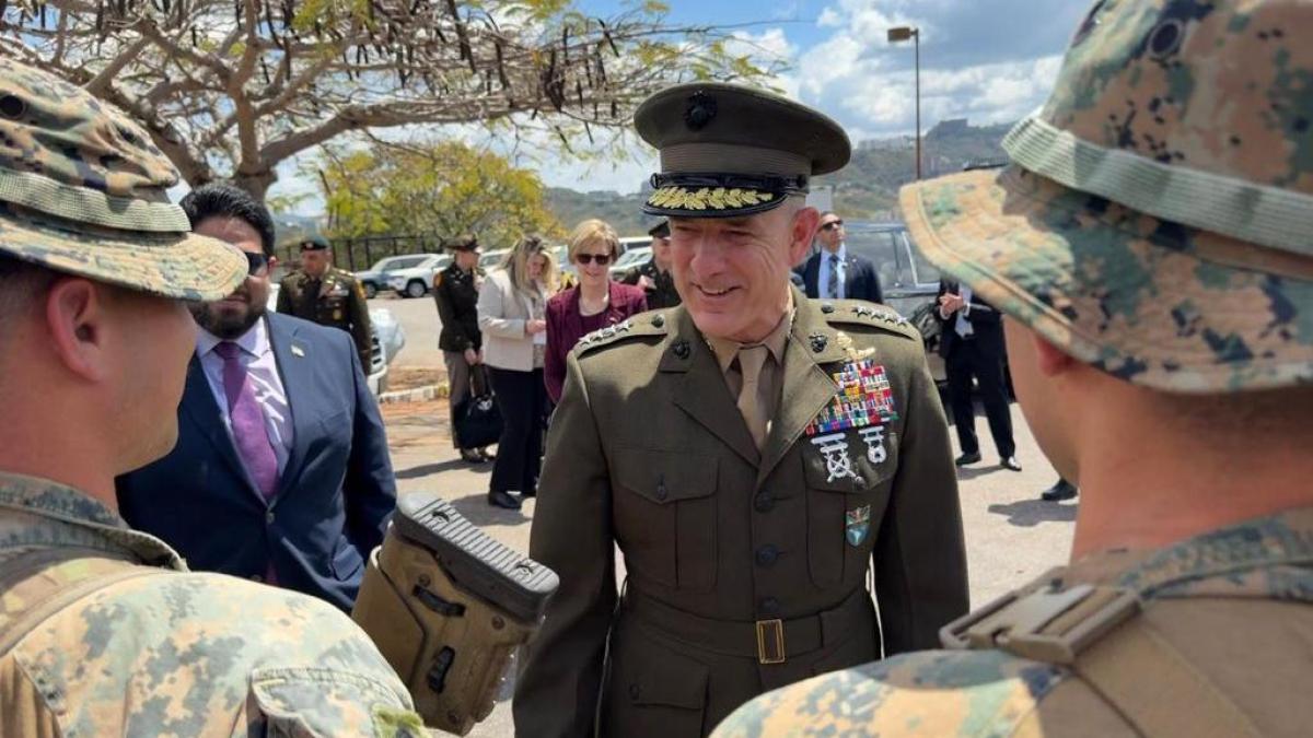 وفد عسكري أمريكي رفيع يزور كراكاس في خطوة مفاجئة 1 وفد أمريكي عسكري في كراكاس