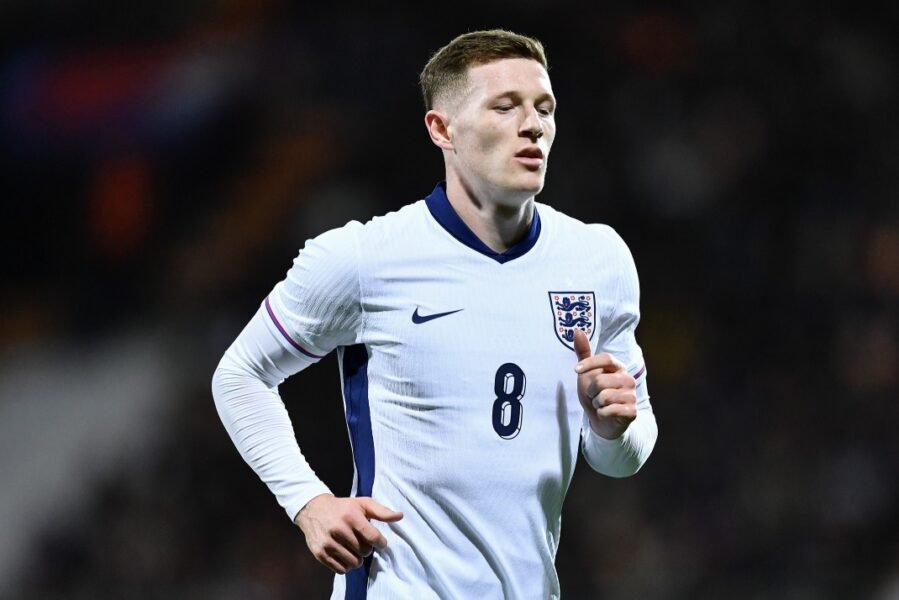 يونايتد يستعد لـ«ميركاتو ناري»