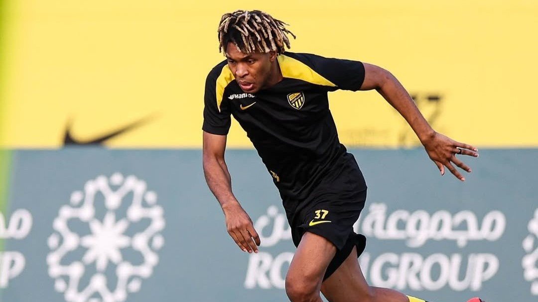 الشباب يستعيد فواز الصقور من الاتحاد حتى نهاية الموسم 10 الصقور يعود للشباب