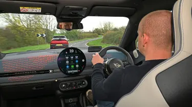 ميني أسيمن الكهربائية: هل تنجح في الجمع بين رشاقة الكارت وهيبة الحضور؟ 2 ميني-أسيمن-الكهربائية-تجربة-قيادة