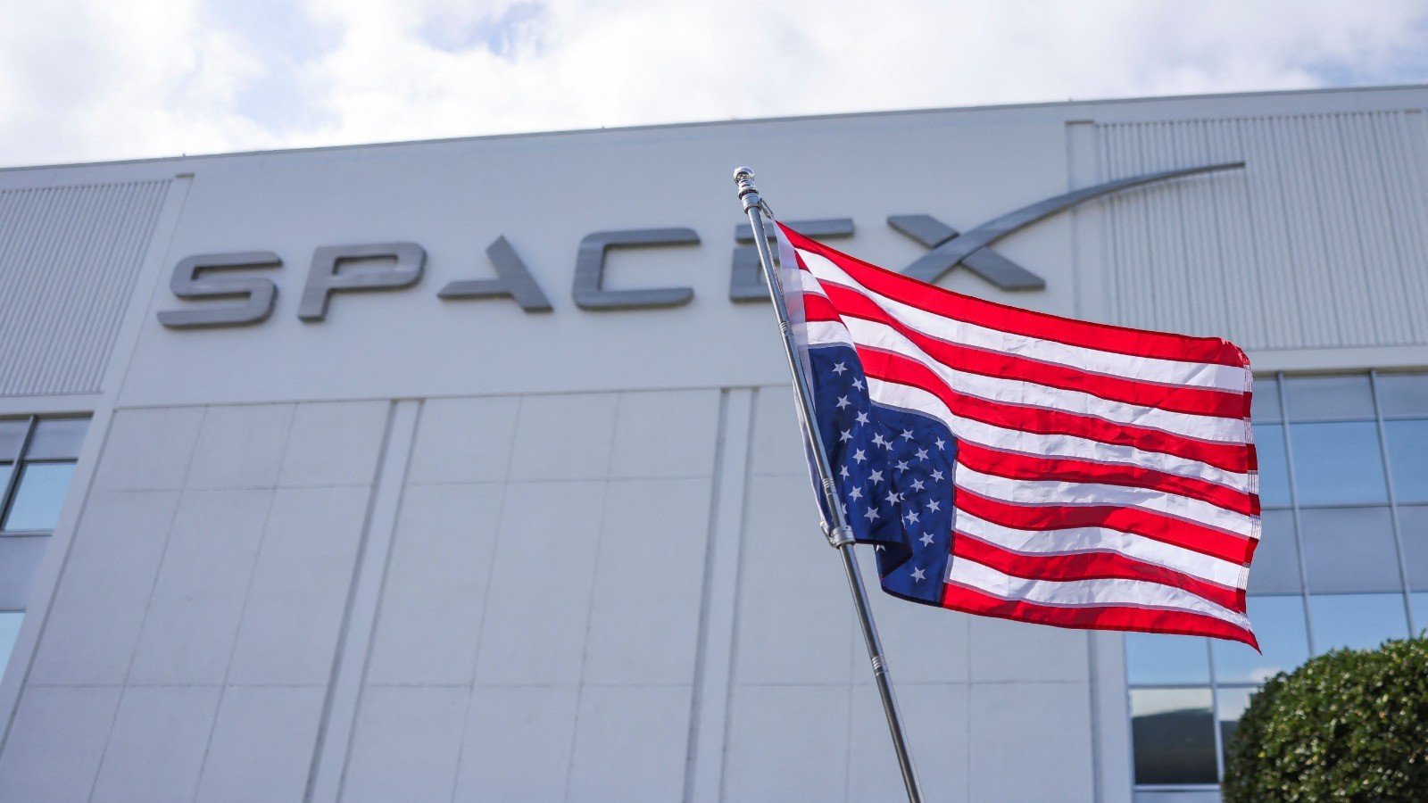 دمج-سبيس-إكس-xAI