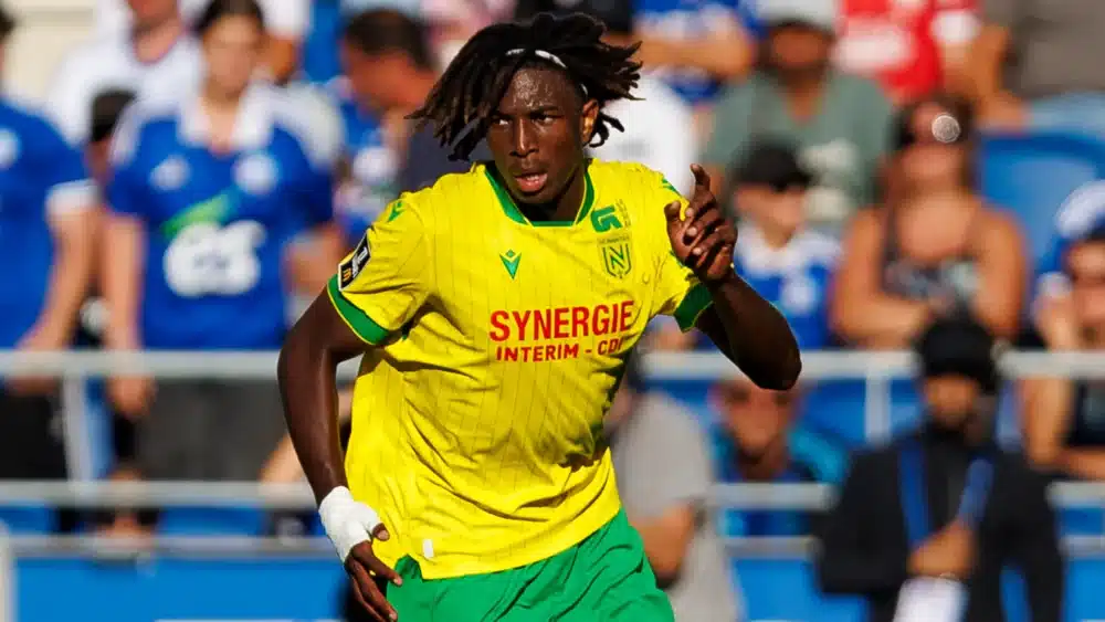 تشيلسي يتقدم بعرض 25 مليون جنيه إسترليني لضم مدافع نانت تاتي 1 تشيلسي وتاتي